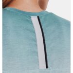 ⁦Under Armour Women's Run Anywhere Tank - تيشيرت تانك أندر آرمر رن اني ويير بلا أكمام للنساء لون أخضر وأبيض وزهري⁩ - الصورة ⁦4⁩