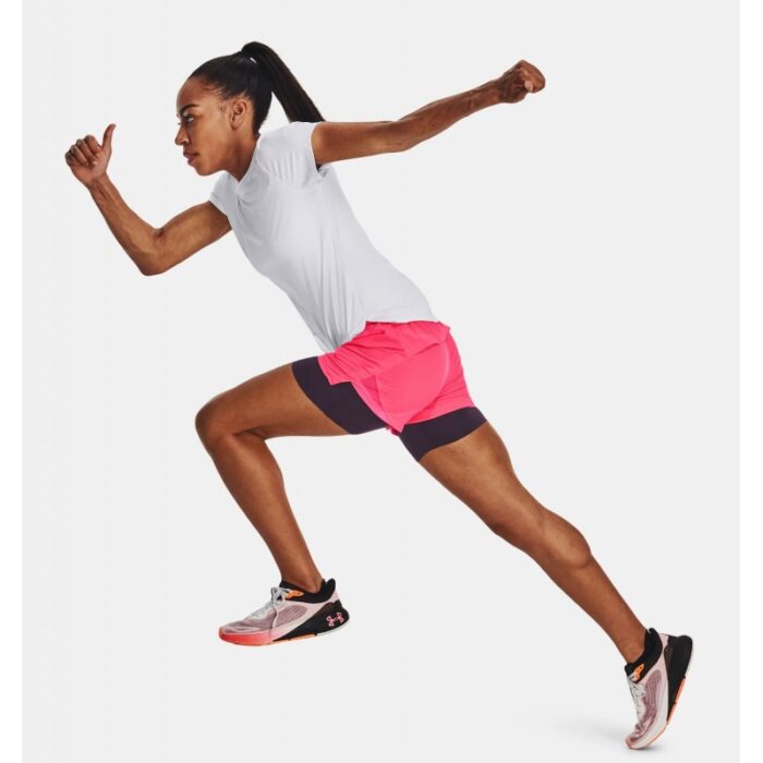 ⁦Under Armour Women's Run Stamina 2-in-1 Shorts- شورت أندر آرمر ران ستامينا 2-ان-1 للنساء لون وردي⁩ - الصورة ⁦4⁩