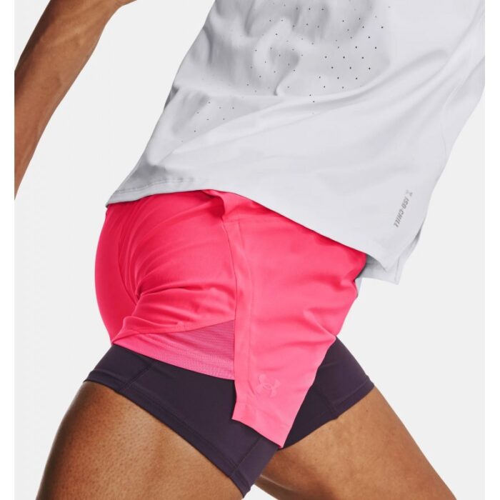 ⁦Under Armour Women's Run Stamina 2-in-1 Shorts- شورت أندر آرمر ران ستامينا 2-ان-1 للنساء لون وردي⁩ - الصورة ⁦5⁩