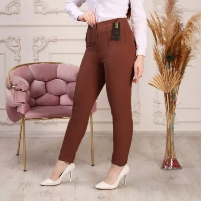 10324014_67db7ecb2ca57 بنطلون ستاتي قماش لون بني - الصورة 1