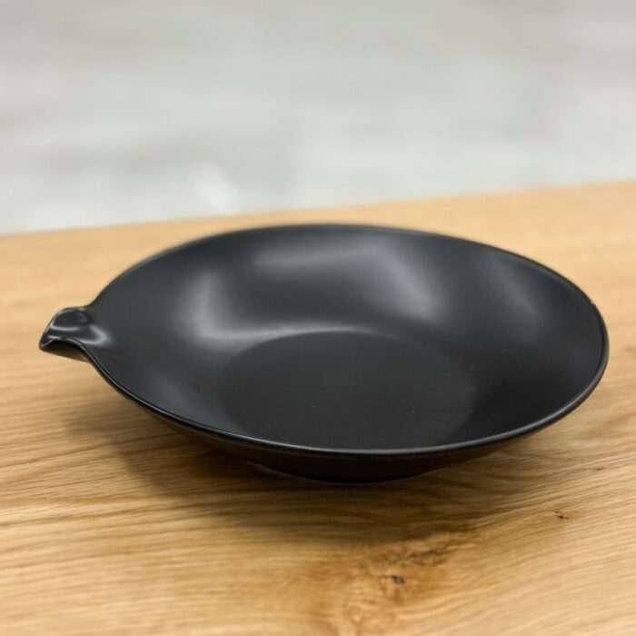 ⁦جاط بورسلان عميق اسود مع حفة للشوربة⁩ - الصورة ⁦4⁩