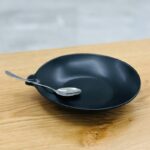 ⁦جاط بورسلان عميق اسود مع حفة للشوربة⁩ - الصورة ⁦6⁩