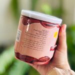 ⁦مقشر ومبيض للوجه والجسم بالطين المغربي حجم 500 غم - Face & Body Scrub with Marocoian Clay by Laser White⁩ - الصورة ⁦2⁩