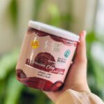 ⁦مقشر ومبيض للوجه والجسم بالطين المغربي حجم 500 غم - Face & Body Scrub with Marocoian Clay by Laser White⁩ - الصورة ⁦3⁩