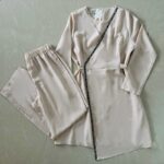 ⁦طقم ستاتي طويل قطعتين لون بيج⁩ - الصورة ⁦2⁩