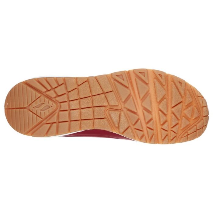 ⁦حذاء سكيتشرز أونو – ستاند اون اير للنساء لون أحمر - Skechers Women's Uno - Stand on Air Shoes⁩ - الصورة ⁦4⁩