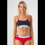 ملابس داخلية لون نسائية كحلي وأحمر