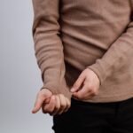 ⁦بلوزة شبابية جولف قطن بني⁩ - الصورة ⁦2⁩