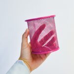 ⁦علبة أقلام حديد لون زهري⁩ - الصورة ⁦2⁩