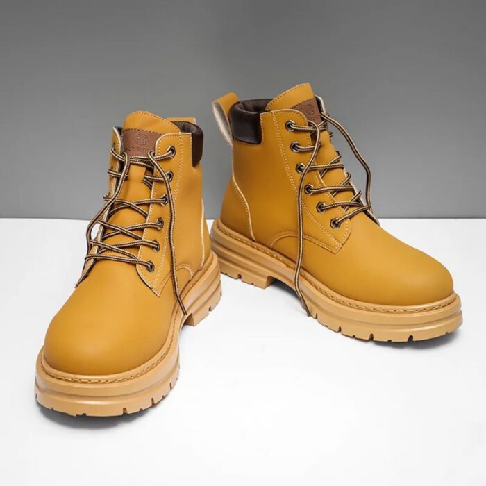 ⁦Fashion Men's High-top Leather Boots - حذاء جلد شتوي بكعب عالي للرجال لون بيج⁩ - الصورة ⁦3⁩