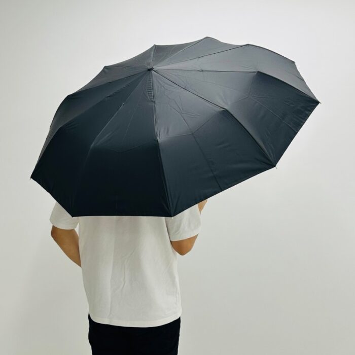 ⁦شمسية قابلة للطي يدوية مع مقبض خشبي حجم كبيرلون أسود⁩ - الصورة ⁦4⁩