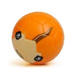 ⁦كرة اسنفجية قطر 15 سم بتصميم شكل الثعلب لون برتقالي⁩ - الصورة ⁦4⁩