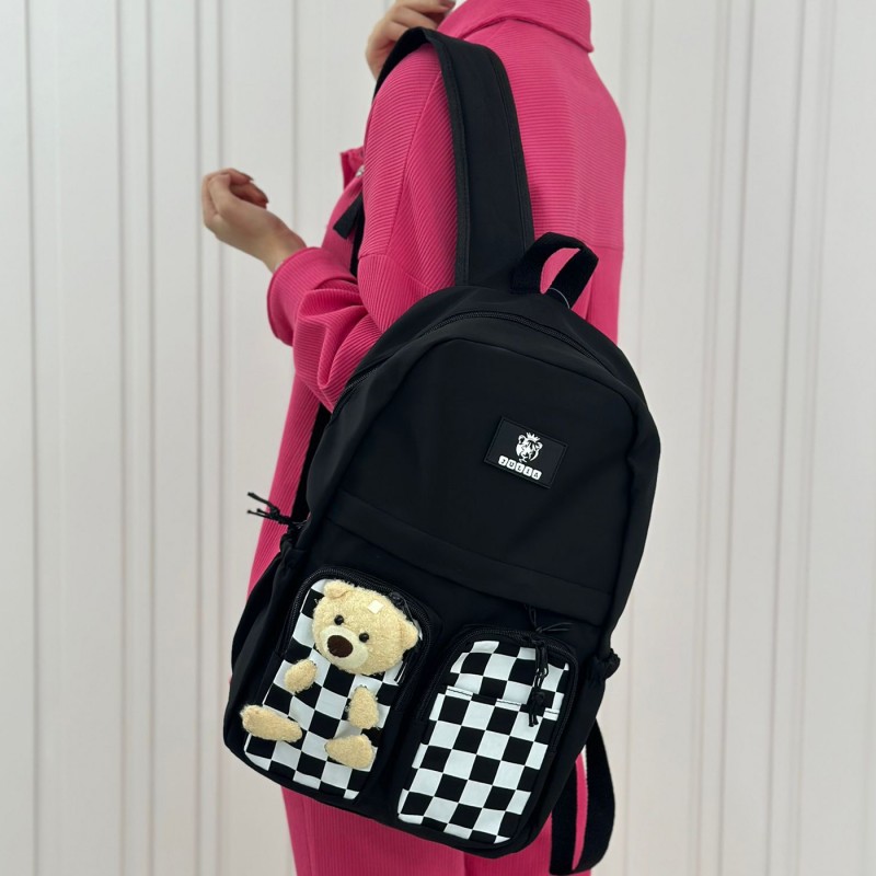 ⁦شنطة مدرسية مع دبدوب مقاس 16 انش لون أسود⁩ - الصورة ⁦1⁩