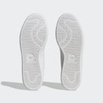 ⁦adidas Unisex Stan Smith Shoes - White- حذاء اديداس ستان سميث للجنسين لون أبيض⁩ - الصورة ⁦5⁩
