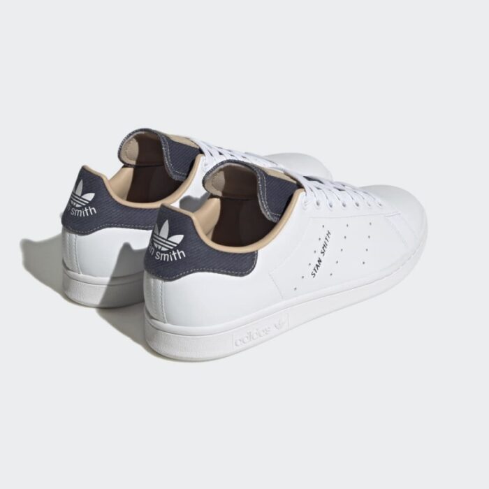 ⁦adidas Unisex Stan Smith Shoes - White- حذاء اديداس ستان سميث للجنسين لون أبيض⁩ - الصورة ⁦8⁩