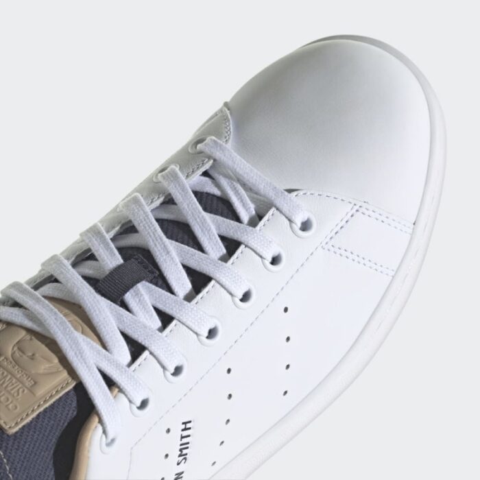 ⁦adidas Unisex Stan Smith Shoes - White- حذاء اديداس ستان سميث للجنسين لون أبيض⁩ - الصورة ⁦9⁩
