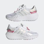 ⁦adidas Womens' Choigo Shoes - White- حذاء اديداس شيجو للنساء لون أبيض⁩ - الصورة ⁦2⁩