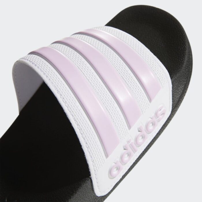 ⁦adidas Kids Adilette Shower Slides⁩ - الصورة ⁦10⁩