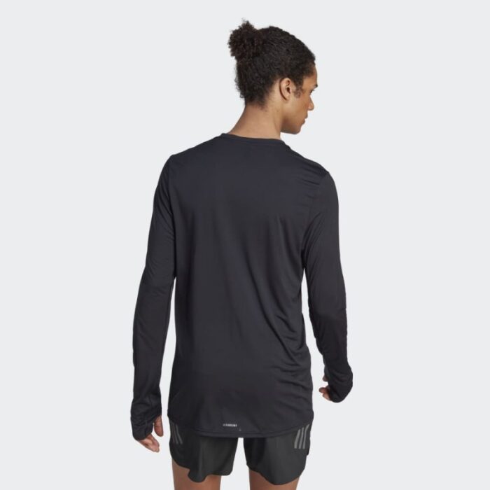 ⁦adidas Mens' Run It Longsleeve Tshirt- black تيشيرت أديداس بأكمام طويلة للرجال لون أسود⁩ - الصورة ⁦2⁩