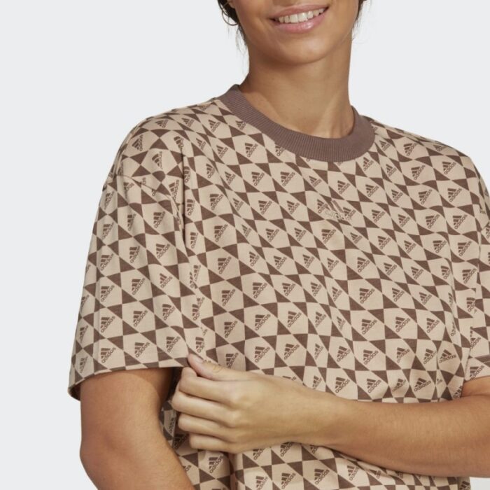 ⁦adidas Womens' ALL SZN x Logomania T-Shirt - تيشيرت اديداس اول اس زد ان اكس لوجومينا للنساء لون بني⁩ - الصورة ⁦3⁩