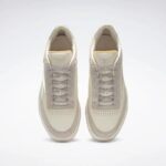 ⁦Reebok Victoria Beckham Club C Shoes- حذاء ريبوك فيكتوريا كلوب سي للنساء لون بيج⁩ - الصورة ⁦5⁩