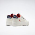 ⁦Reebok Womens' Club C Double GEO Shoes- حذاء ريبوك كلوب سي دبل للنساء لون طحيني⁩ - الصورة ⁦3⁩