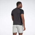 ⁦Reebok Men's Running Speedwick T-Shirt- تيشيرت ريبوك راننيغ سبيد ويك للرجال لون أسود⁩ - الصورة ⁦4⁩
