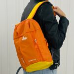 ⁦شنطة مدرسية 15 انش لون برتقالي وأصفر⁩ - الصورة ⁦3⁩