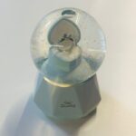 ⁦كرة ثلج بلورة بتصميم خاتم لون أزرق⁩ - الصورة ⁦5⁩