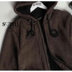 ⁦جاكيت هودي مبطن بسحاب للرجال لون بني من Sami Botique⁩ - الصورة ⁦2⁩