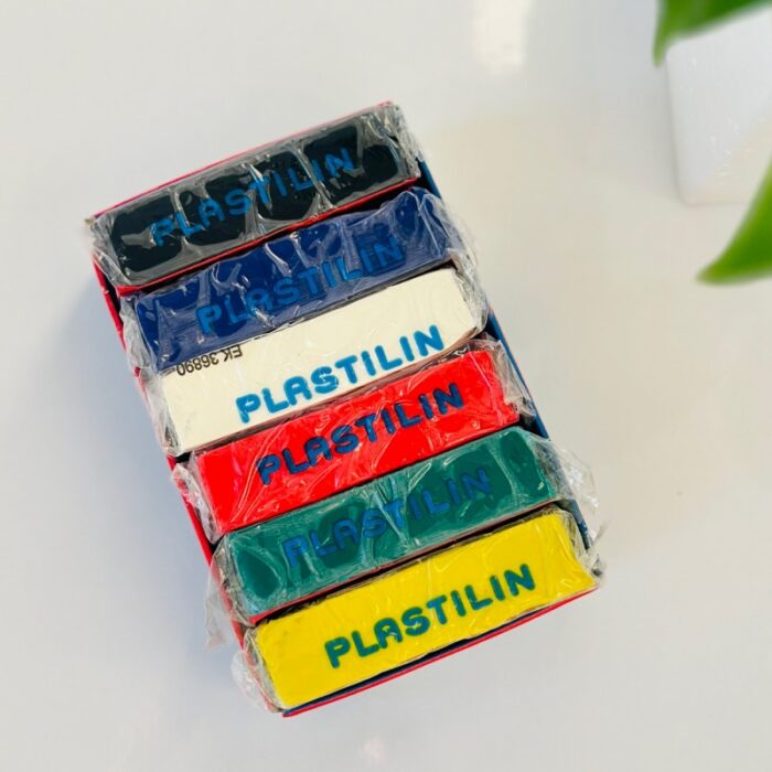 10327626_67db8b5be6a89 علبة ملتينة عادية (صلصال ) للتشكيل 300 غرام - الصورة 1