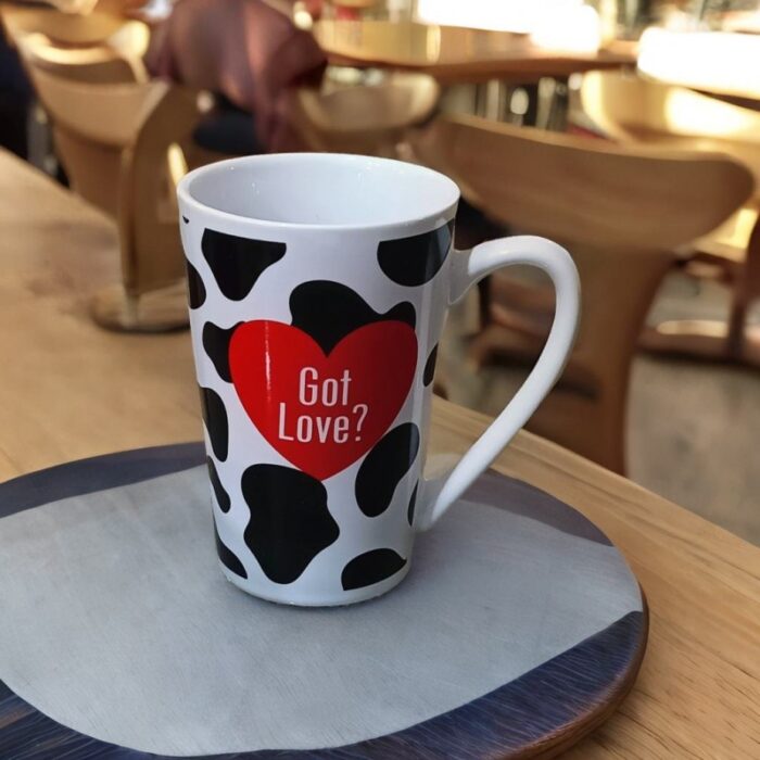 ⁦مج لون أبيض مع أسود GotLove⁩ - الصورة ⁦3⁩