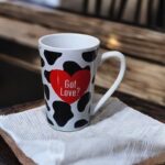 ⁦مج لون أبيض مع أسود GotLove⁩ - الصورة ⁦4⁩