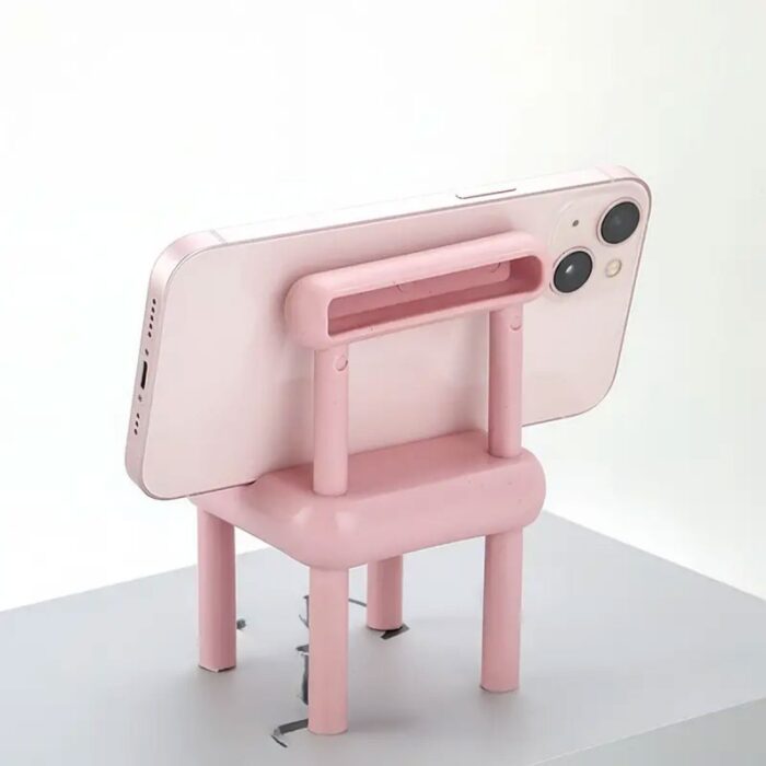 ⁦حامل جوال بلاستيك بتصميم كرسي لون زهري⁩ - الصورة ⁦3⁩