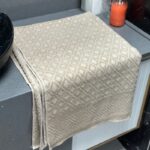 ⁦منشفة قطنية حجم كبير مقاس 145×95 سم لون بيج⁩ - الصورة ⁦3⁩