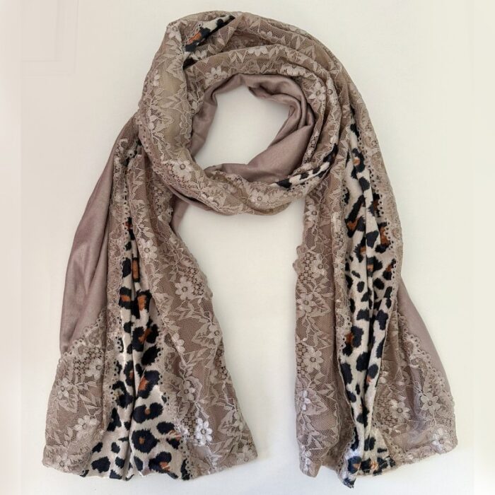 ⁦شال نسائي دانتيل وقماش مقاس 185×68 سم⁩ - الصورة ⁦3⁩