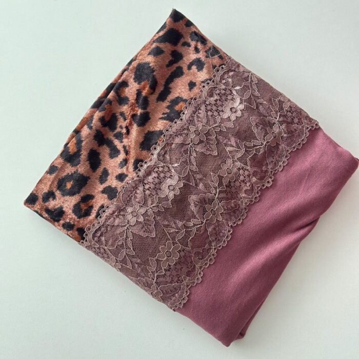 10327936_67db8c7717435 شال نسائي دانتيل وقماش مقاس 185×68 سم - الصورة 1