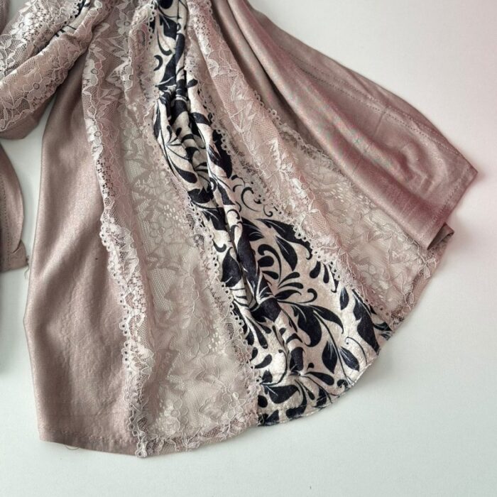 ⁦شال نسائي دانتيل وقماش مقاس 185×68 سم لون نهدي⁩ - الصورة ⁦2⁩