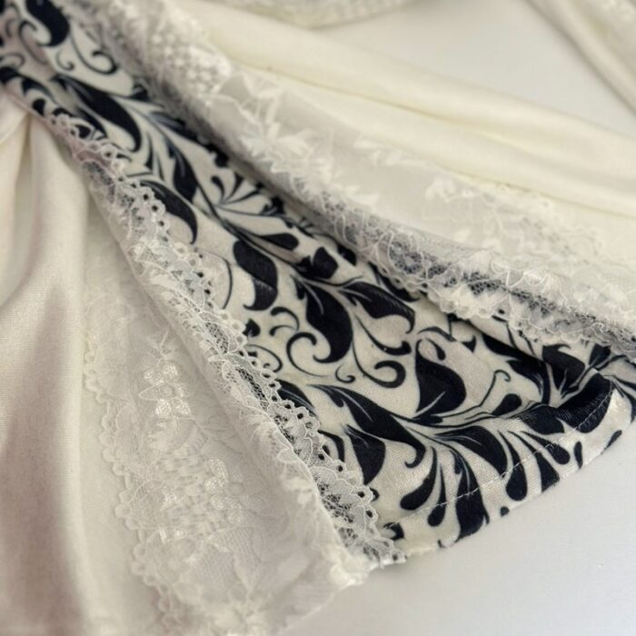 ⁦شال نسائي دانتيل وقماش مقاس 185×68 سم لون أبيض⁩ - الصورة ⁦2⁩