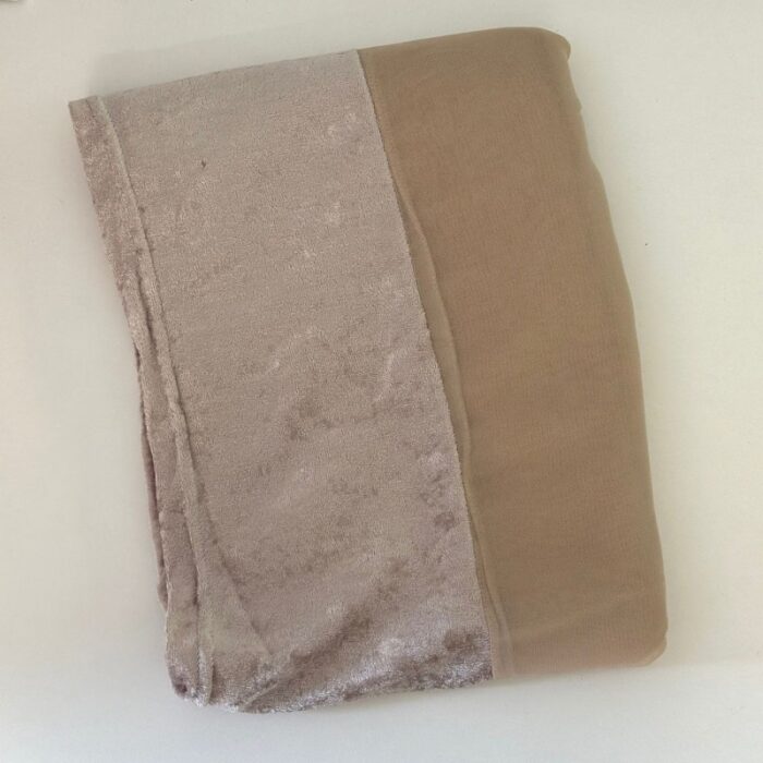 10327948_67db8c8697a68 شال نسائي مخمل وشيفون مقاس 160×56 سم لون بيج - الصورة 1