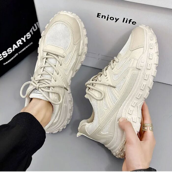 ⁦حذاء كاجوال جلد للرجال لون بيج⁩ - الصورة ⁦2⁩