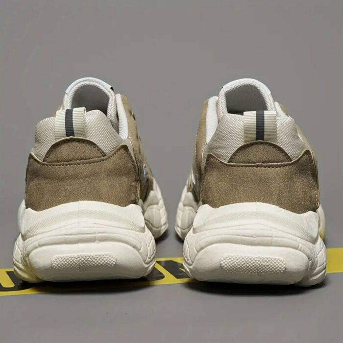 ⁦حذاء رياضي بتصميم شبكي ونعل سميك للرجال لون بيج- Fashion Mens Sneakers Breathable Running Shoes⁩ - الصورة ⁦2⁩