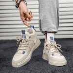 ⁦حذاء رياضي جلد غير رسمي للرجال لون بيج ونعل بيج⁩ - الصورة ⁦9⁩