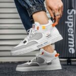 ⁦حذاء رياضي جلد غير رسمي للرجال لون أبيض ونعل أبيض⁩ - الصورة ⁦5⁩