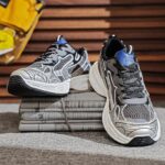 ⁦حذاء رياضي بتصميم شبكي ونعل سميك للرجال لون رمادي وسكني- Fashion Mens Sneakers Breathable Running Shoes⁩ - الصورة ⁦3⁩