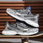 ⁦حذاء رياضي بتصميم شبكي ونعل سميك للرجال لون رمادي وسكني- Fashion Mens Sneakers Breathable Running Shoes⁩ - الصورة ⁦5⁩
