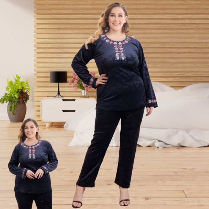 10328079_67db8d1c522ea بجامة نسائية حجم وافي مُكونة من قطعتين لون كحلي - الصورة 1