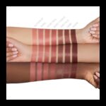 ⁦حمر شفاه باور بوليت جلو المرطب هدى بيوتي (موني بانل) 3 غم-Power Bullet Cream Glow Hydrating Lipstick Huda Beauty (Honey Bunl )⁩ - الصورة ⁦3⁩