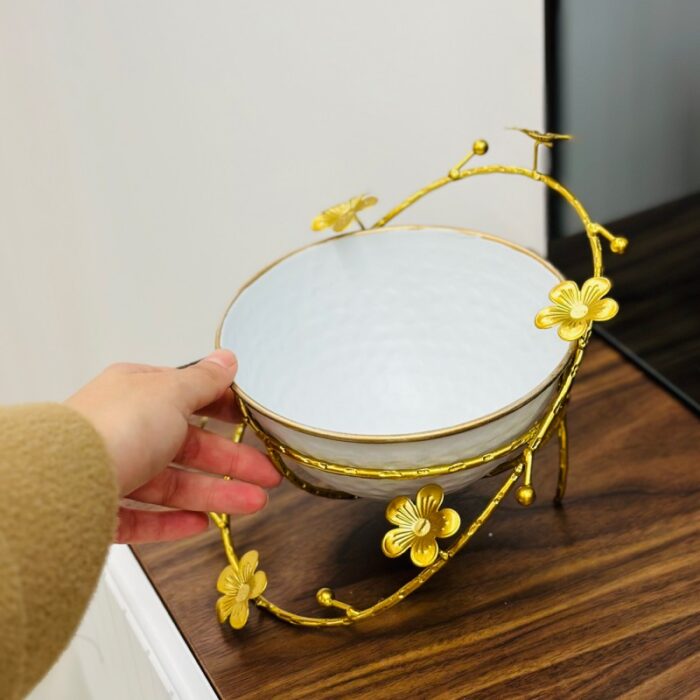 ⁦مضيفة أبيض وذهبي قياس 25*18 سم⁩ - الصورة ⁦4⁩