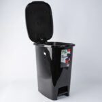 ⁦سلة مهملات دعسة 25 لتر لون أسود⁩ - الصورة ⁦2⁩